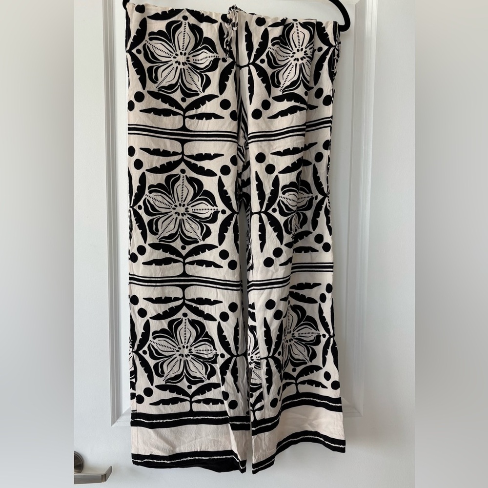 H&M Black and White Patterned Shorts